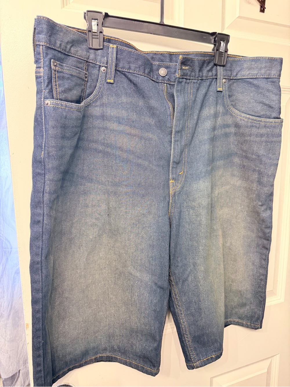 Levi's Men's Light Blue Denim Relaxed Shorts